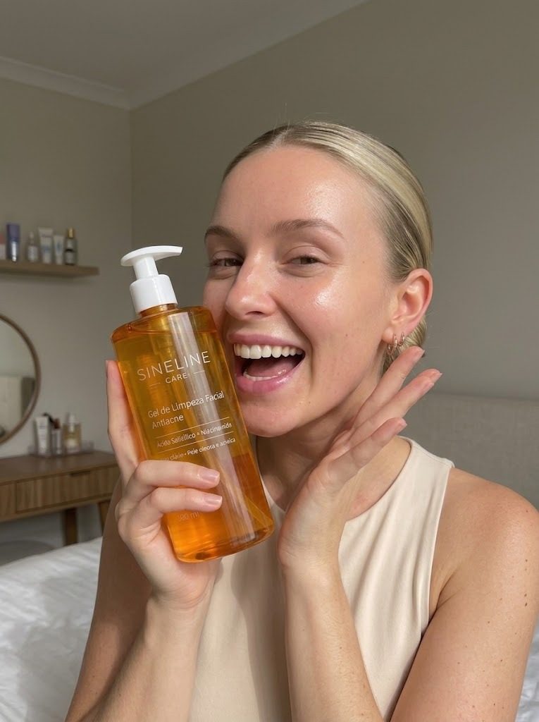 Gel de Limpeza Facial Antiacne Sineline 500 ml em uso na rotina de skincare